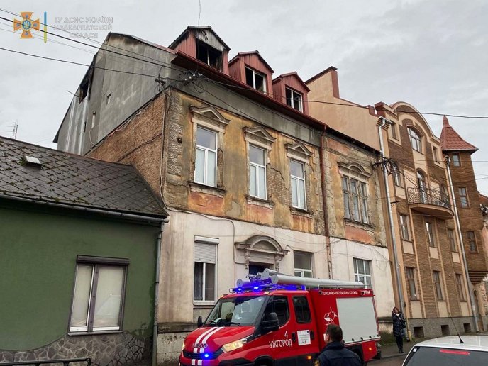 В Ужгороді спалахнула квартира. Поліція встановлює причини – 01