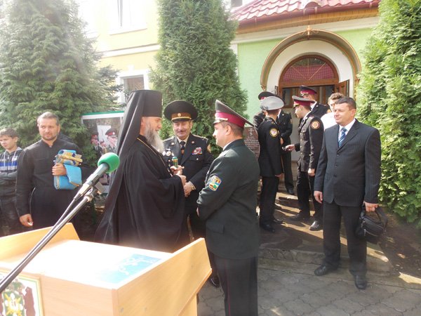 Владика Феодор відслужив молебень у Мукачівському військовому ліцеї з посиленою військово-фізичною підготовкою (ФОТО) – 01