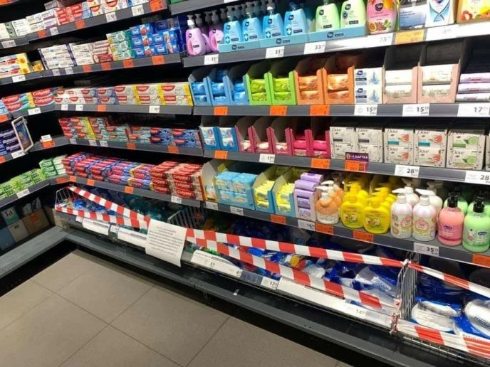 Як виглядають українські супермаркети після введення жорсткого карантину: підбірка фото – 06