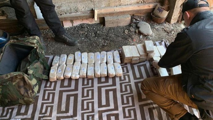 СБУ проводить спецоперацію на Закарпатті – 01