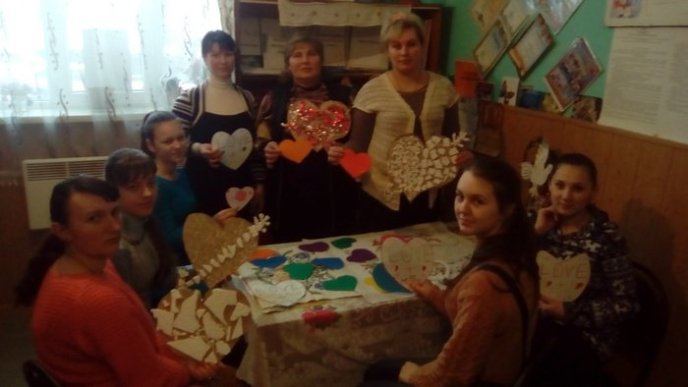 На Тячівщині вчились виготовляти валентинки – 01