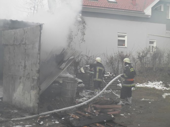 Офіційно про вибух в Ужгороді: внаслідок пожежі чоловік отримав опіки – 05