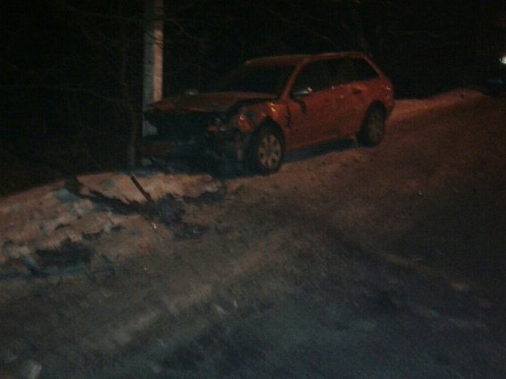 ДТП на Тячівщині: водій та пасажир іномарки "Mazda" потрапили до лікарні – 02 ДТП на Тячівщині: водій та пасажир іномарки "Mazda" потрапили до лікарні – 02