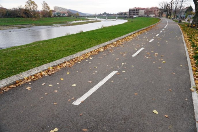 У Мукачеві звели велодоріжку протяжністю майже 3 км – 03