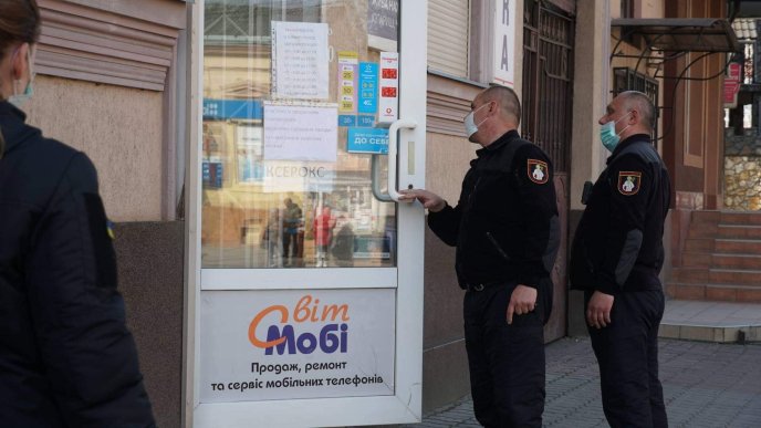 Влада Мукачева звітує про закриття 90% закладів міста – 13