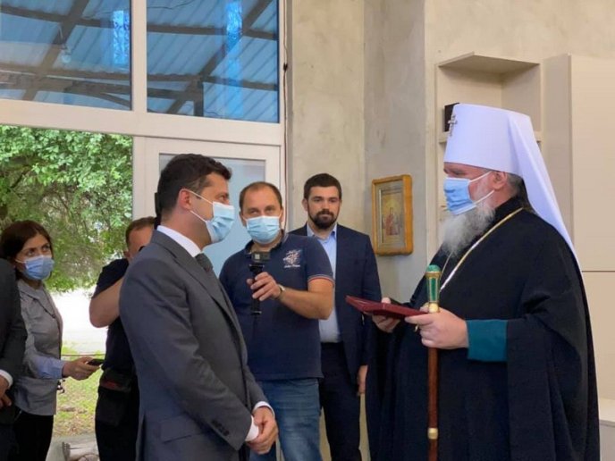 Володимир Зеленський зустрівся з Владикою Феодором в Ужгороді – 04