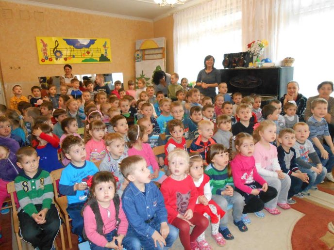 Правоохоронці Мукачева вчили дошкільнят правилам дорожнього руху – 02