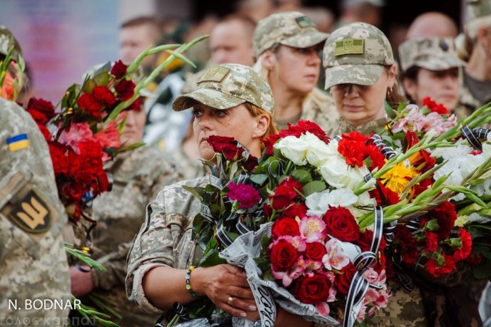 В Ужгороді в останню путь провели військових, які нещодавно трагічно загинули – 12