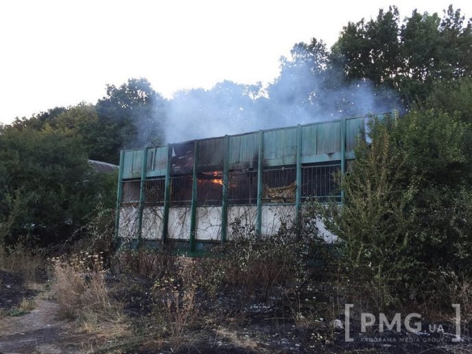 У мікрорайоні "Підгоряни" горіло сухотрав’я – 03