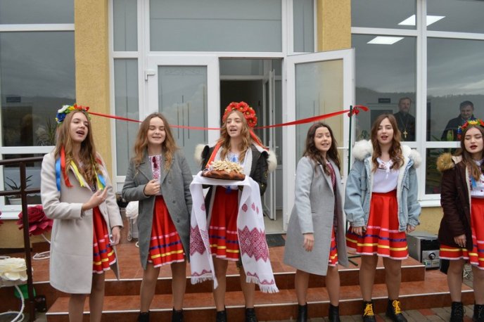 В Іршавському районі урочисто відкрили амбулаторію – 02