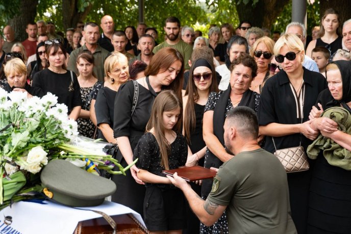 В Ужгороді поховали Героя, який загинув, захищаючи Україну – 05