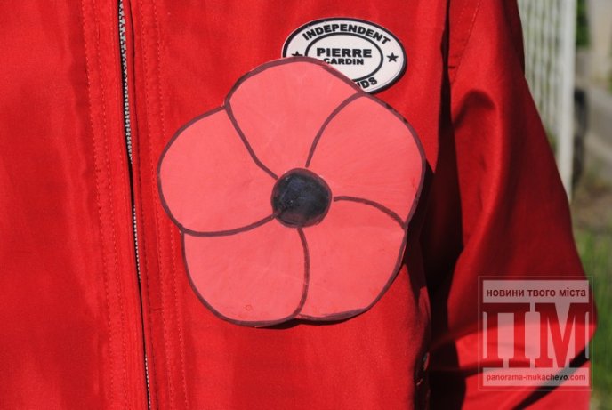 Мукачівські ветерани та школярі поклали квіти до могил воїнів Другої світової війни (ФОТО) – 08