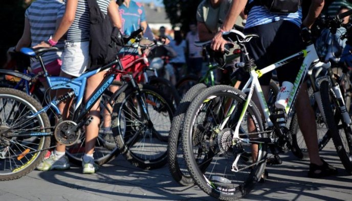 В Ужгороді пройшов вечірній заїзд велосипедистів присвячений Ужгородській регаті (ФОТО) – 01 В Ужгороді пройшов вечірній заїзд велосипедистів присвячений Ужгородській регаті (ФОТО) – 01