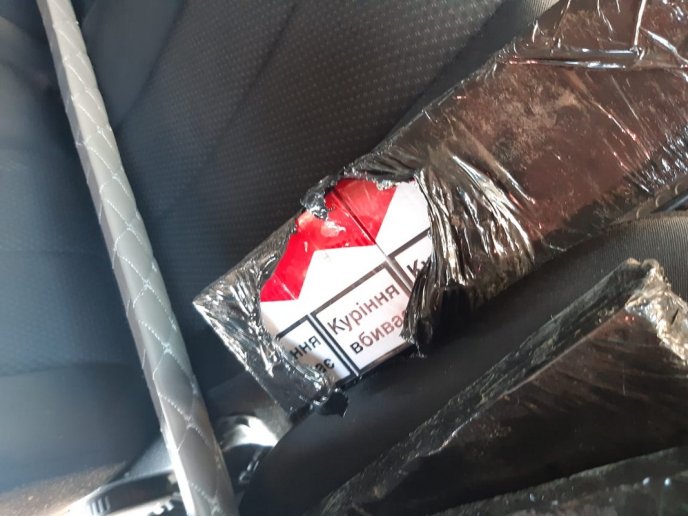 Службовий собака Сем винюхав контрабанду – 03