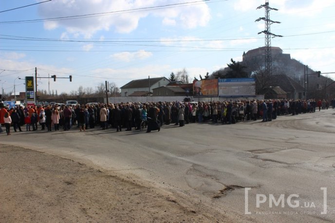 У Мукачеві вірники пройшли Хресну дорогу – 17