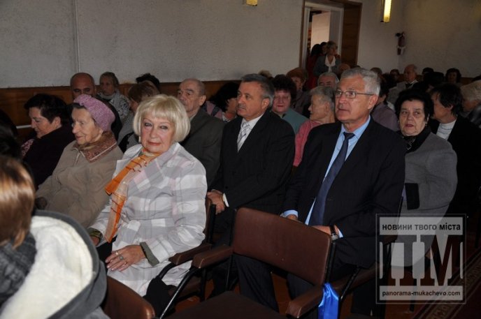 У міському Будинку школярів вітали ветеранів педагогічної ниви (ФОТО) – 07