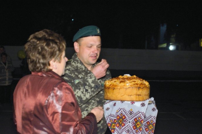 Закарпатських прикордонників зустріли у Чопі подяками за мужність та грамотами за професіоналізм (ФОТО) – 02