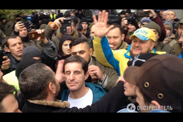 У Києві мало не побили чиновника, який родом із Закарпаття – 02