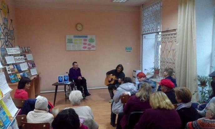 Вінницький поет презентував у Мукачеві свою збірку – 02