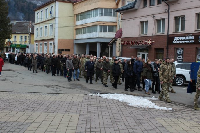 В області поховали військового, який із перших днів війни захищав Україну – 05