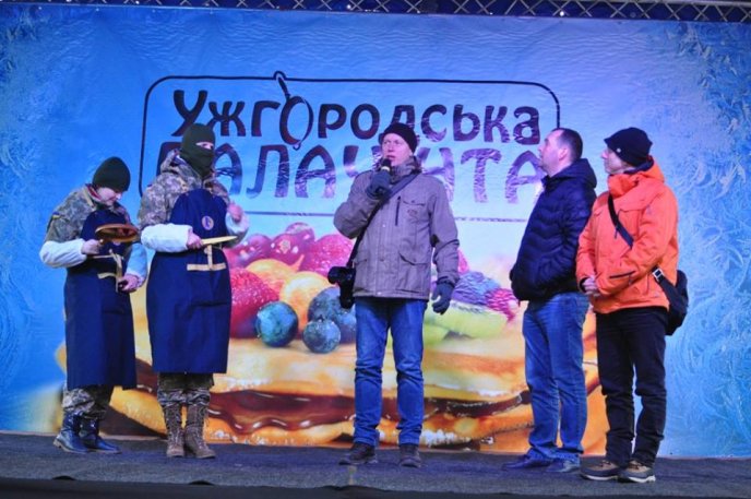 На «Ужгородській палачінті» урочисто розрізали перший млинець – 06