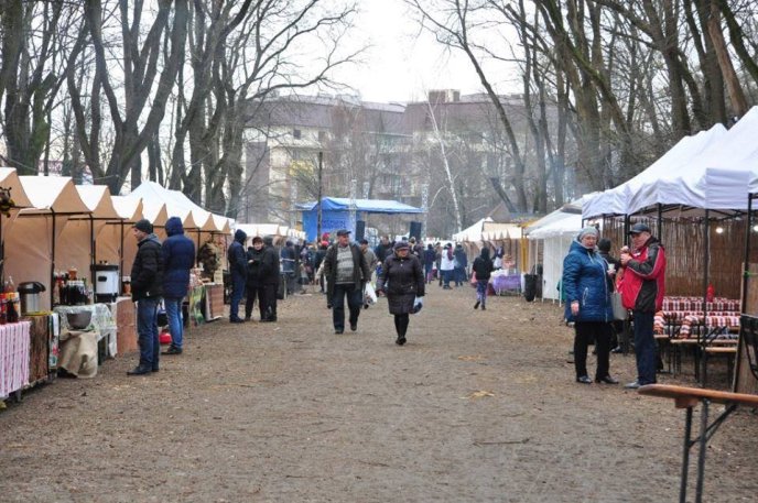 На «Ужгородській палачінті» урочисто розрізали перший млинець – 07