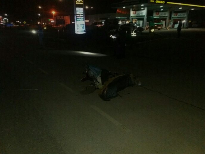 Поліція розповіла, при яких обставинах у Мукачеві автомобіль патрульних зіткнувся із скутером – 03