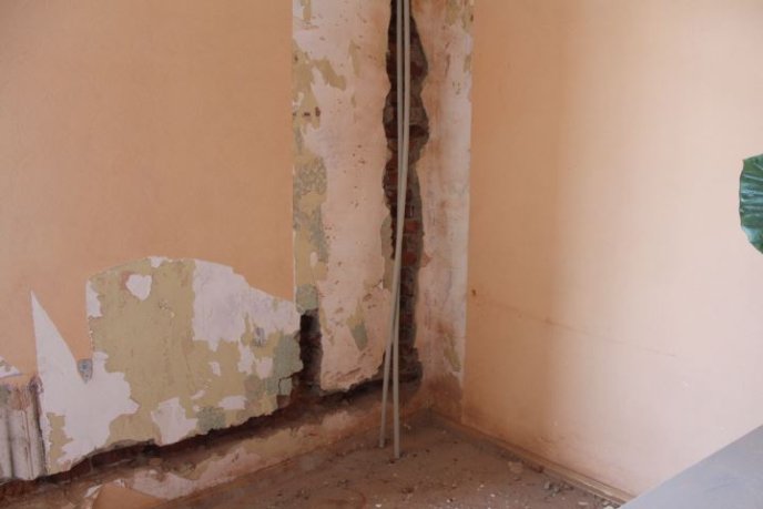 У Мукачеві триває реконструкція Будинку школярів – 04