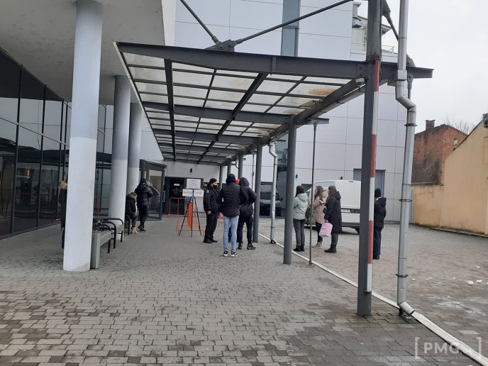 Червона зона у Мукачеві: як працюють ринки, магазини і громадський транспорт – 03