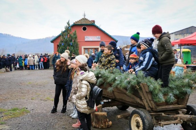 У Чинадієвському замку на дітлахів чекає Святий Миколай – 09 У Чинадієвському замку на дітлахів чекає Святий Миколай – 09