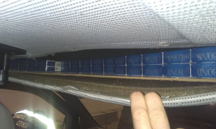 Закарпатські прикордонники в автомобілі та в поїзді виявили контрабандні сигарети – 01