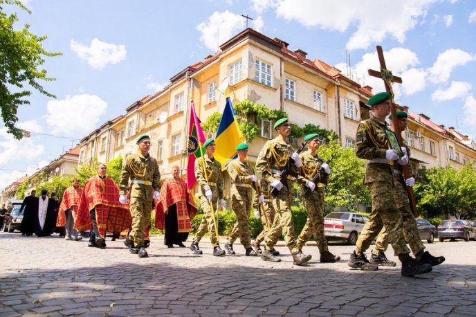 На Закарпатті поховали військового, який загинув у Донецькій області – 11