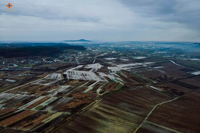 Через рясні дощі на Закарпатті підтопило поля, дороги і дворогосподарства – 06