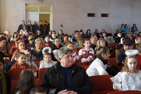 Діти з сіл Тереблянської долини колядували у Буштині – 07 Діти з сіл Тереблянської долини колядували у Буштині – 07