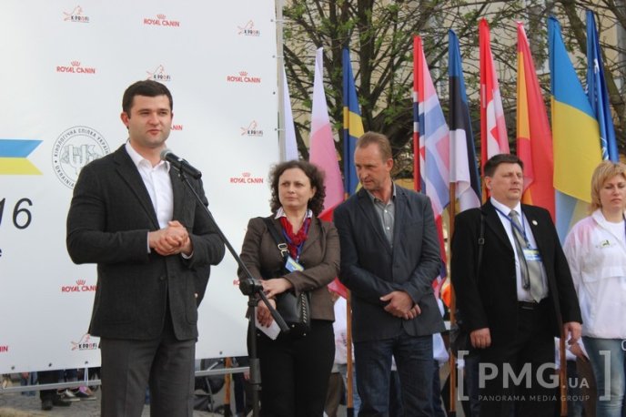 У Мукачеві урочисто відкрили чемпіонат світу зі слідової роботи службових собак – 50