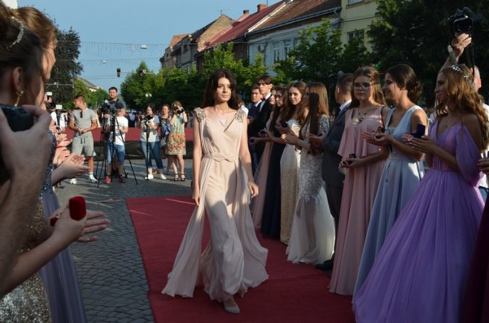 Двадцять випускників Мукачева отримали грошові премії  – 05