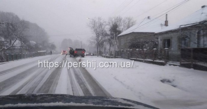 На Свалявщині машина перекинулась на дах – 04 На Свалявщині машина перекинулась на дах – 04