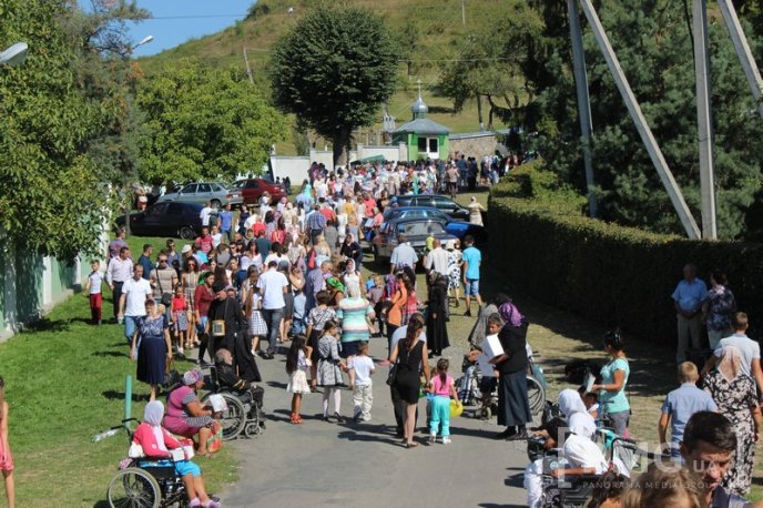 Православні християни Мукачева відзначили свято Успіння Пресвятої Богородиці у Свято-Миколаївському монастирі – 18
