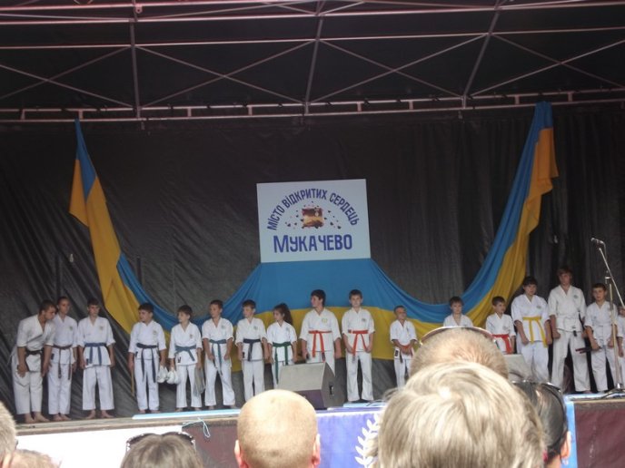 У Мукачеві до святкування Днів міста пройшли показові виступи спортивних клубів (ФОТО) – 01