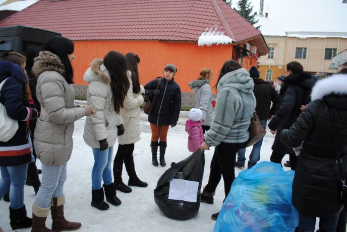 Завдяки небайдужим людям вихованці дитячих будинків у Мукачеві та Сваляві отримають подарунки на Миколая (ФОТО) – 08