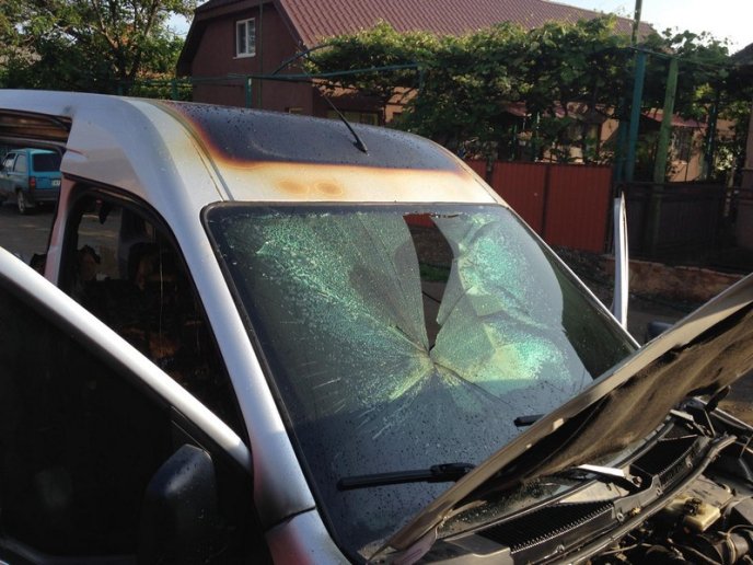 Вранці на Виноградівщині горів Ford Transit Connect – 01