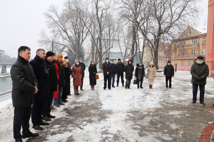 День пам’яті жертв Голокосту: в Ужгороді зібрались представники єврейської громади міста – 01