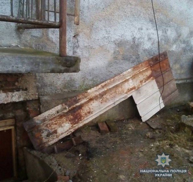 У Свалявському будівельному ліцеї скоїли крадіжку – 02