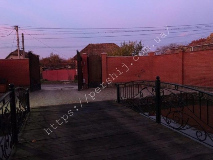 Вибух на подвір’ї мукачівської підприємиці: оприлюднено фото з місця події – 03 Вибух на подвір’ї мукачівської підприємиці: оприлюднено фото з місця події – 03