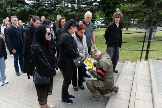 В Ужгороді поховали Героя, який минулого року став на захист України – 05 В Ужгороді поховали Героя, який минулого року став на захист України – 05