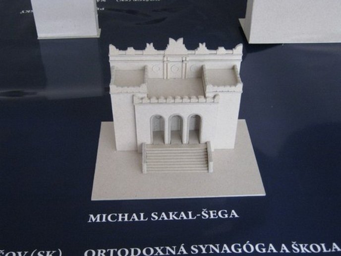 Роботи архітектора, який спроектував будівлю кінотеатру "Перемога" та Будинку офіцерів, показують у Мукачівській картинній галереї (ФОТО) – 06