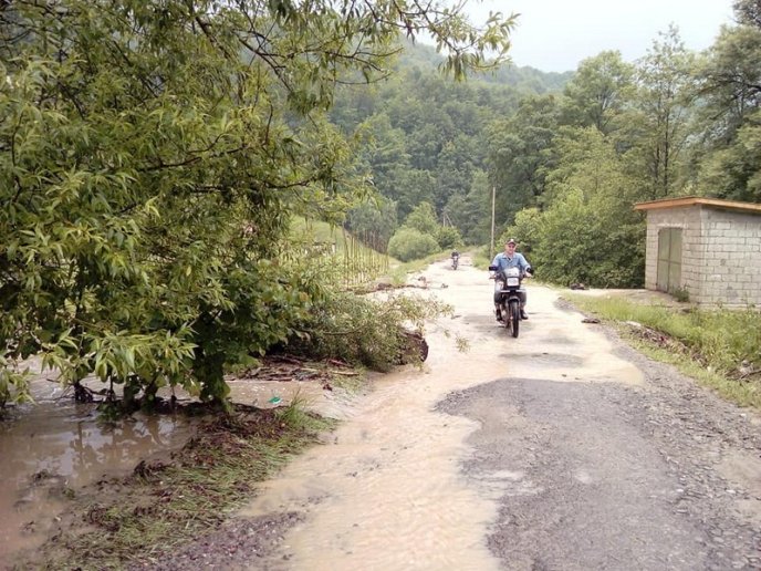 Церква у воді: ще одне село на Закарпатті постраждало від негоди – 04
