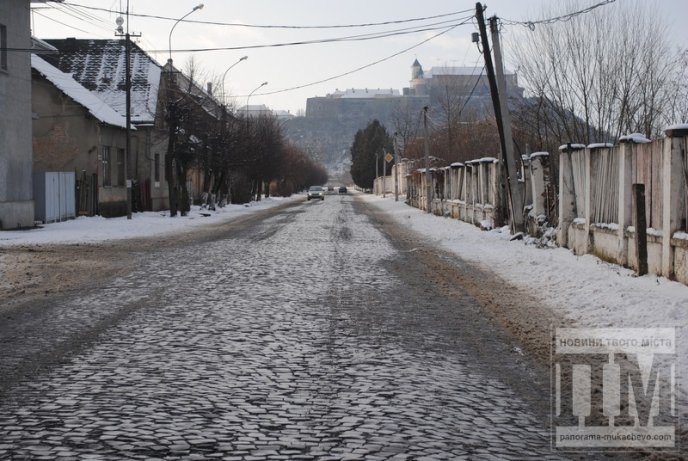 Мукачівські комунальники так і залишили частину вулиць міста неприбраними від снігу (ФОТО) – 08 Мукачівські комунальники так і залишили частину вулиць міста неприбраними від снігу (ФОТО) – 08