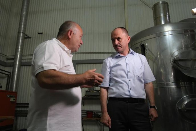Під час візиту на Берегівщину губернатор Закарпаття пообіцяв захистити виноробів і пивоварів – 14
