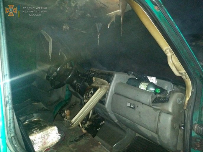 Рятувальники розповіли про нічний випадок у Міжгір’ї – 04